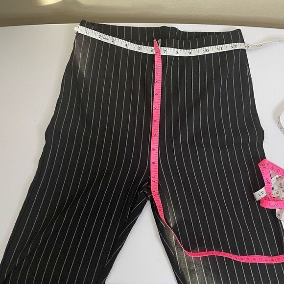 Forever 21| Skinny| Pin striped| Medium| Cotton| Has Stretch - Picture 3 of 8